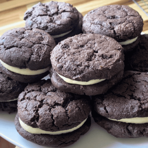 Delicious gluten-free whoopie pies with creamy filling, no seed oils or corn syrup.
